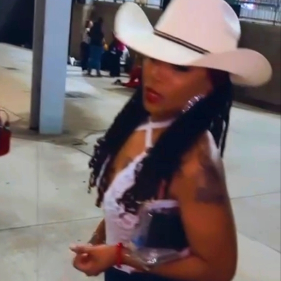 Meet your Posher, Pchy - Picture 1 of 2